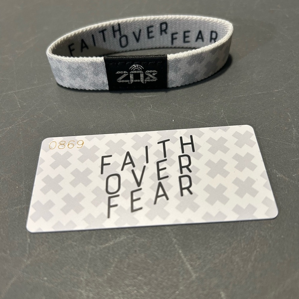 Faith Over Fear Elastic Bracelet - Gray